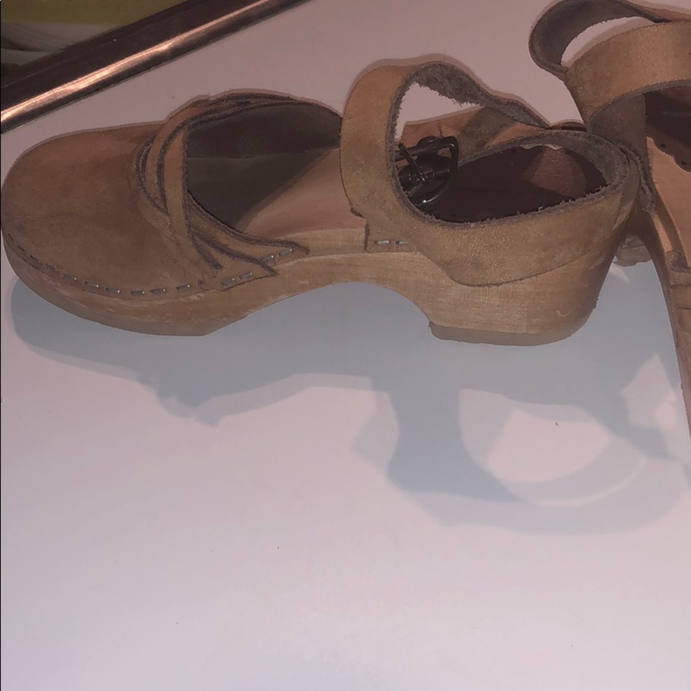 Clogs - Picture 3 of 6